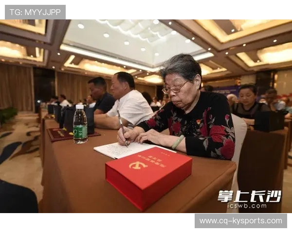 足球俱乐部领袖因社区贡献获颁地方荣誉勋章,业余足球队奖项设置 足球俱乐部领袖因社区贡献获颁地方荣誉勋章,业余足球队奖项设置